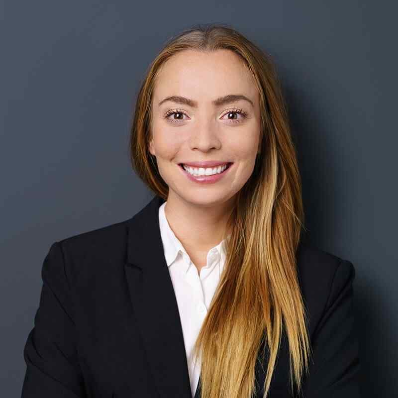 https://advocat.biz/wp-content/uploads/2019/10/image_team_06.jpg